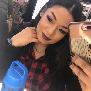 Meet your Posher, Edith